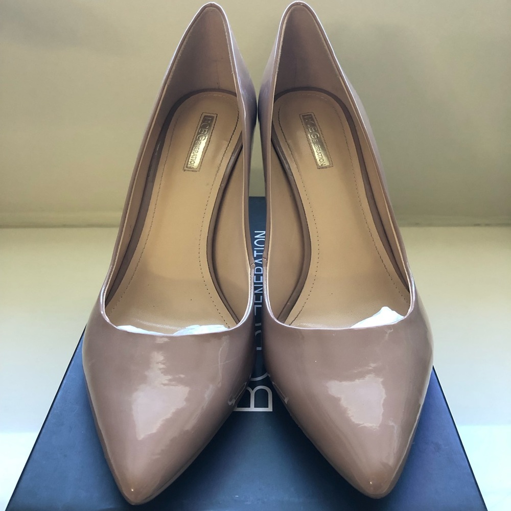 BCBGeneration classic Levonne pump in Nude Sz 10 M